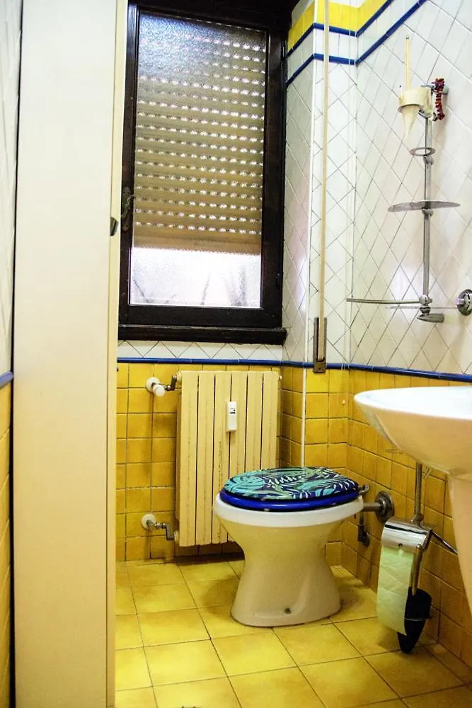 Casa Immaginalisti Hotell Lido di Ostia 0*,